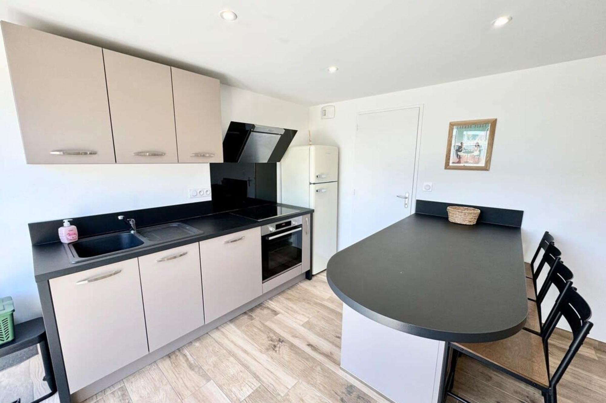 Joli Neuf Jardin 500 M Des Plages Appartement